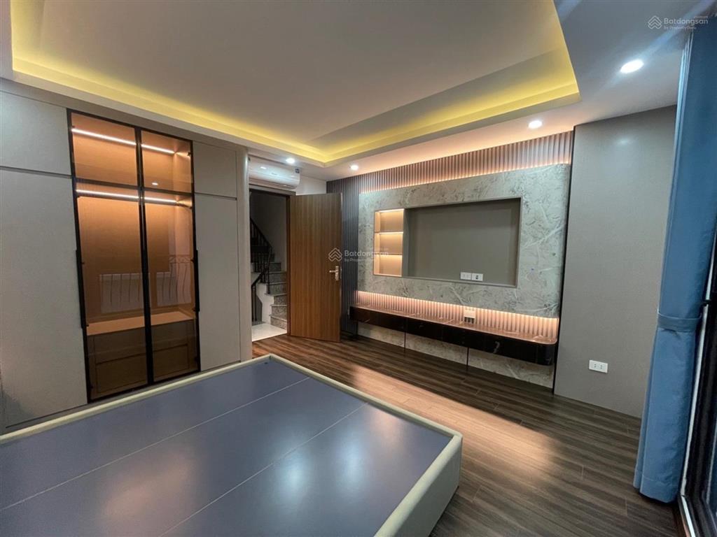 Không quy hoạch  xã đàn  37m2 x 6t  phân lô  ô tô tránh  thang máy êm ru  10 tỷ có tl.