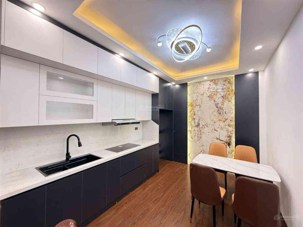 Bạch mai  quy hoạch ổn định  35m2 x 6t  2 bước ra ô tô  11 tỷ tl mạnh, chủ mót bán.