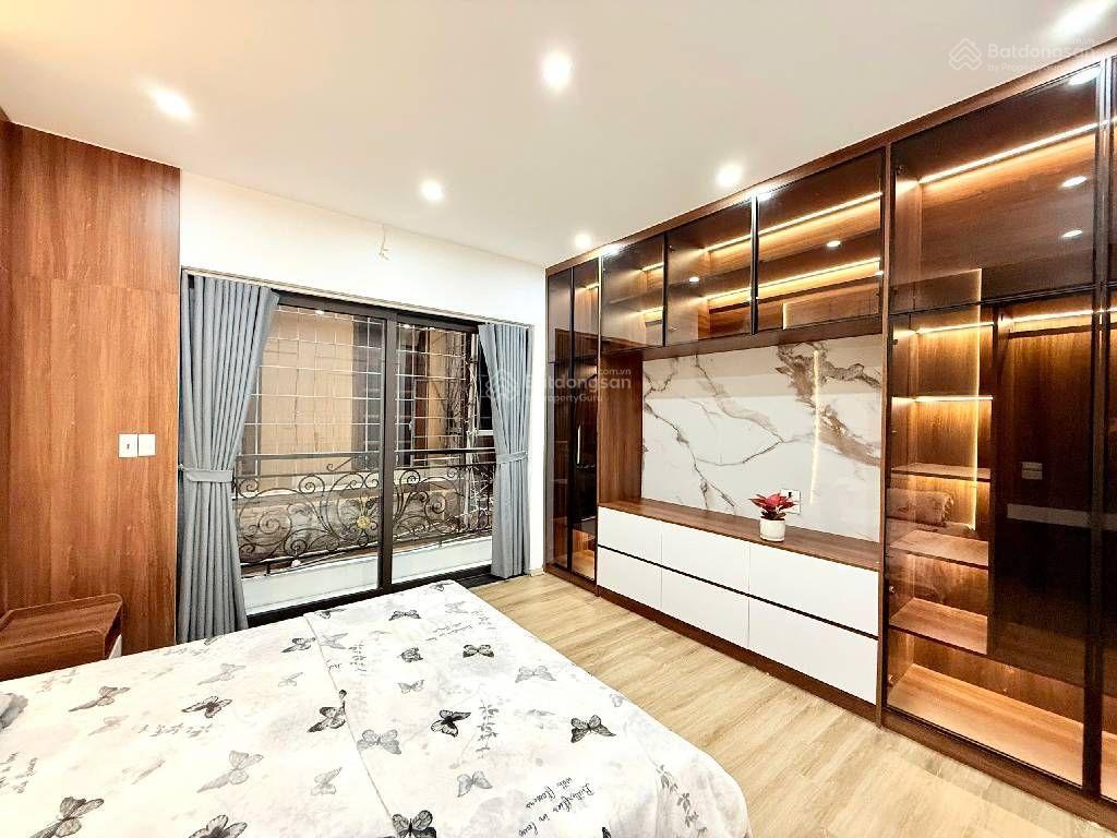 Thái hà  42m2 x 6t  thang máy  mt quyền lực 8m  15m ra ô tô tránh.