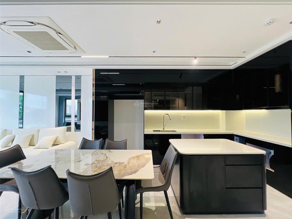 Lê đại hành, không quy hoạch  42m2 x 5t, thang máy  15m ra ô tô tránh  hàng xóm vincom bà triệu
