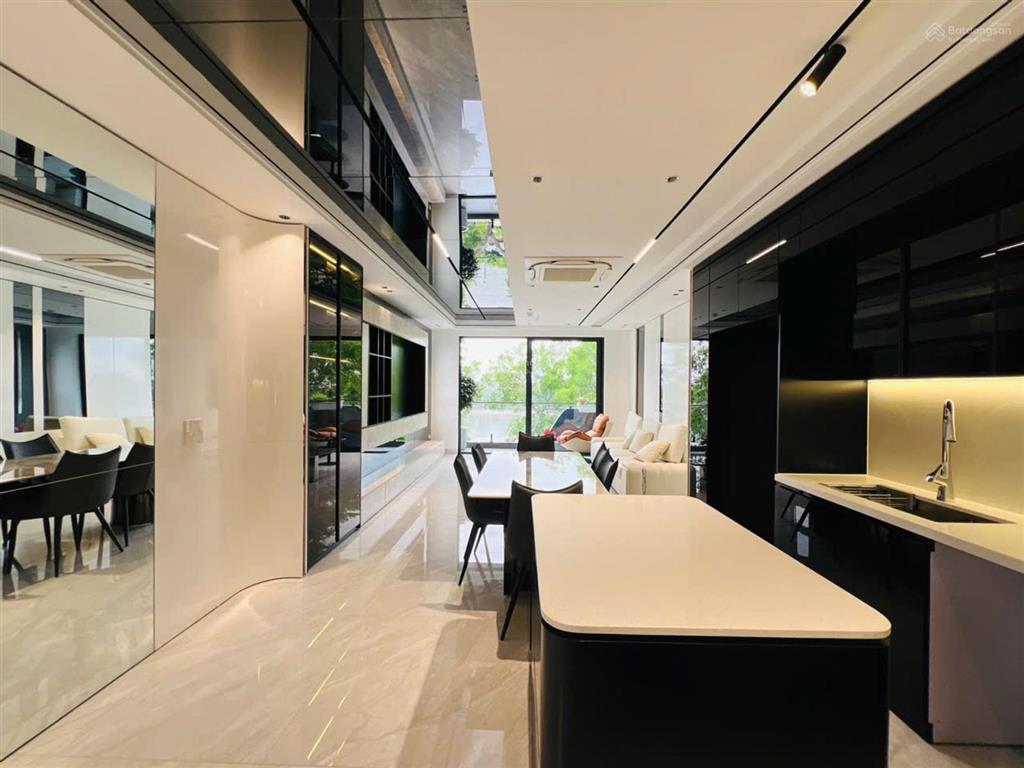Lê đại hành, không quy hoạch  42m2 x 5t, thang máy  15m ra ô tô tránh  hàng xóm vincom bà triệu