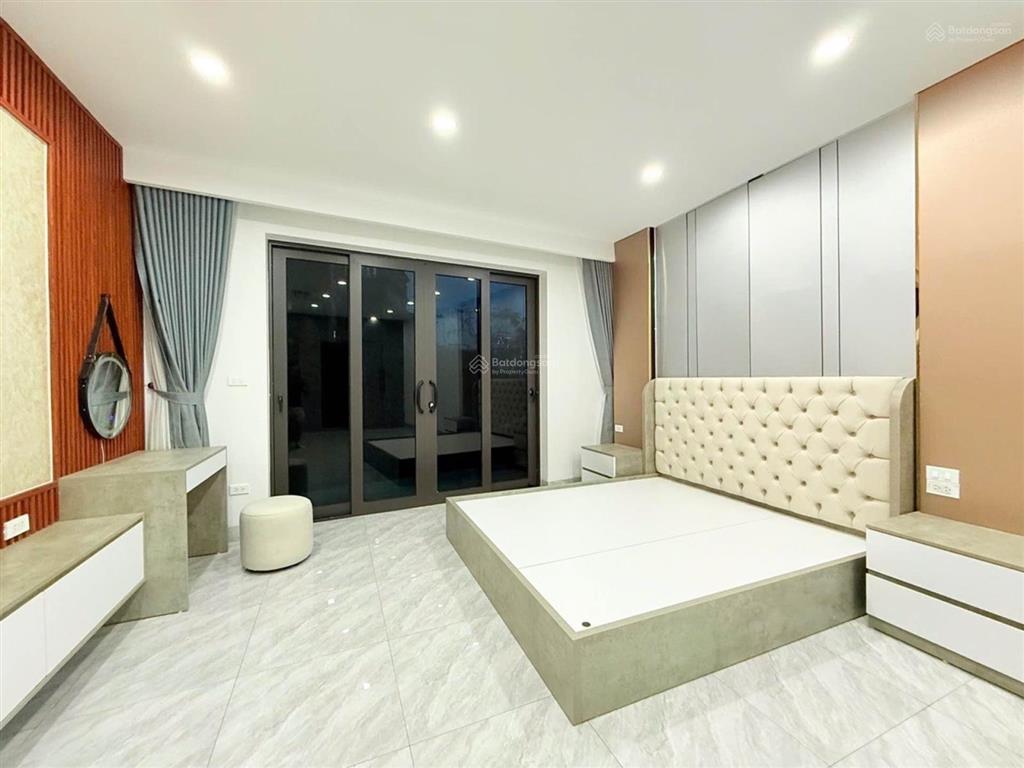 Nhà đẹp hoa lư  40m2 x 5t  15m ra ô tô tránh  nhỉnh 12 tỷ có tl  quy hoạch ổn định.