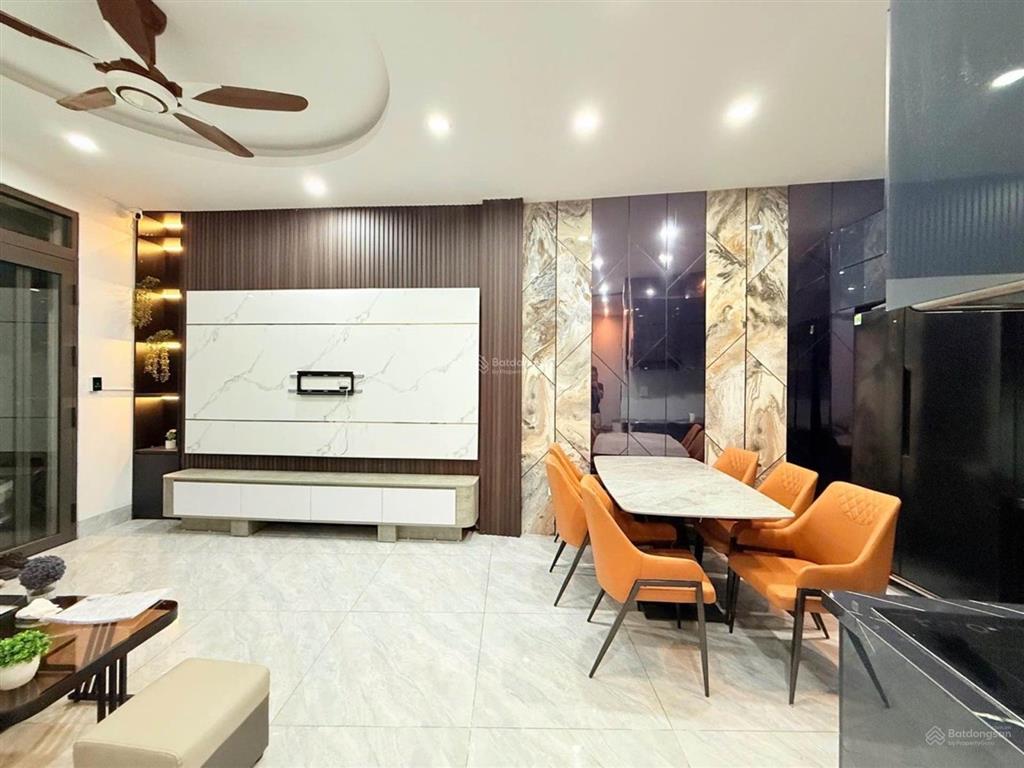 Nhà đẹp hoa lư  40m2 x 5t  15m ra ô tô tránh  nhỉnh 12 tỷ có tl  quy hoạch ổn định.