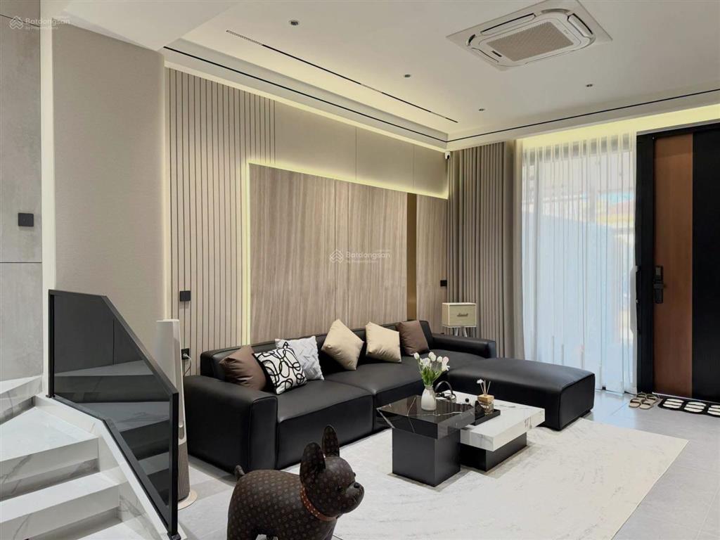 Thanh nhàn  không quy hoạch  51m2 x 6t  5m ra ô tô tránh  hơn 11 tỷ có tl.