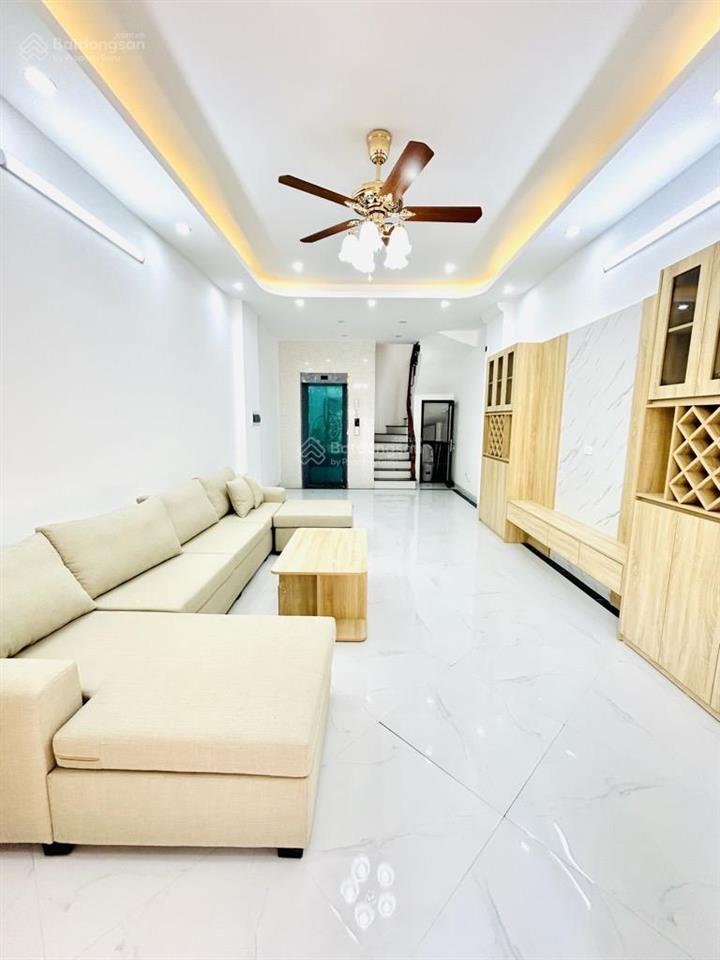 Hơn 9 tỷ  xã đàn  35m2 x 6t  thang máy  phân lô  20m ra ô tô tránh  không quy hoạch