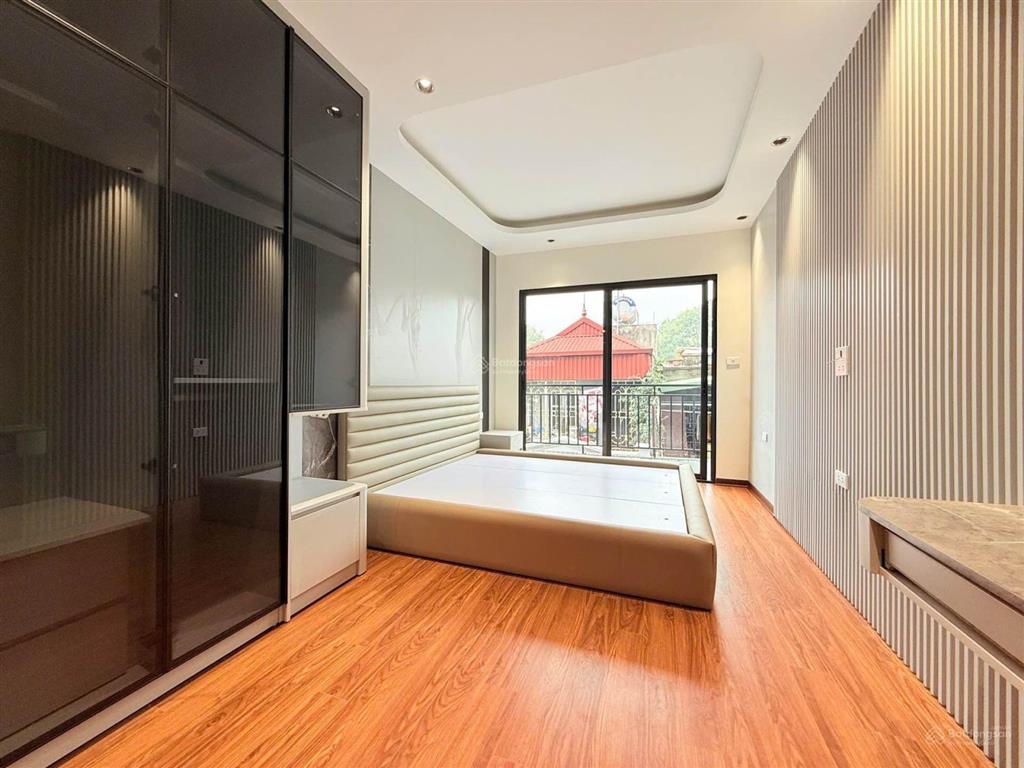 Hàng xóm vincom bà triệu  42m2 x 5t, thang máy  20m ra phố  full nội thất  chỉ 12,8 tỷ có tl.