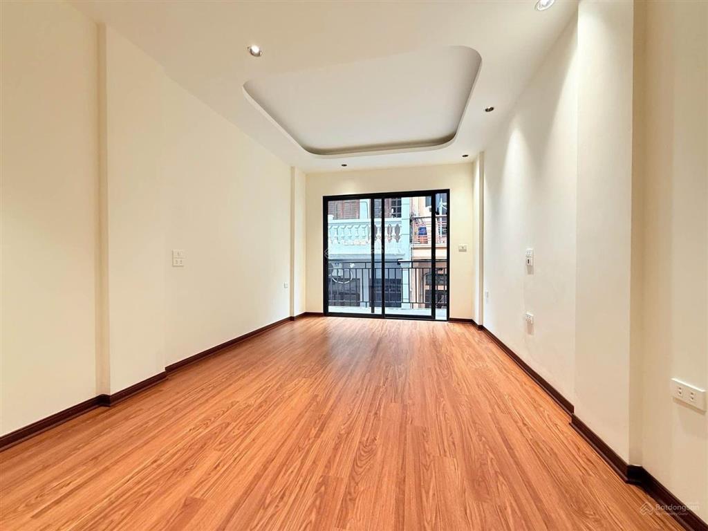 Hàng xóm vincom bà triệu  42m2 x 5t, thang máy  20m ra phố  full nội thất  chỉ 12,8 tỷ có tl.