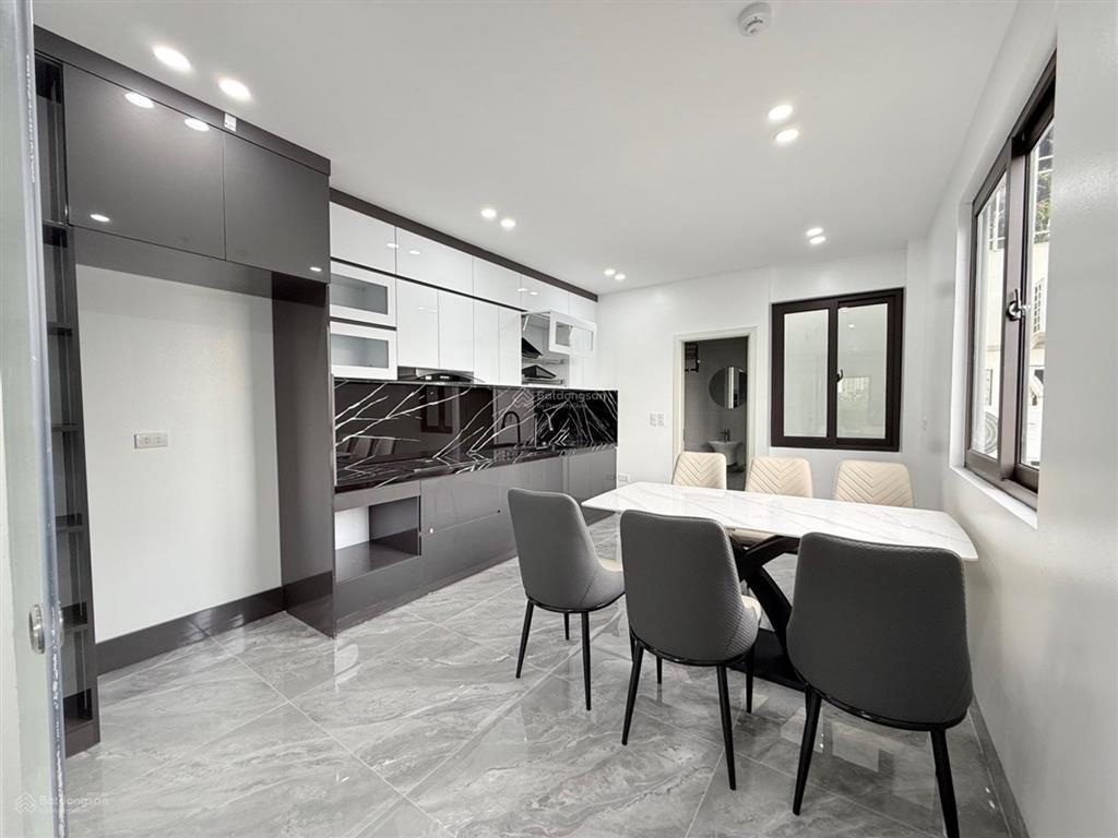 Minh khai  15m ra mặt phố  không quy hoạch  50m2 x 6t, thang máy  full nội thất  13 tỷ có tl.