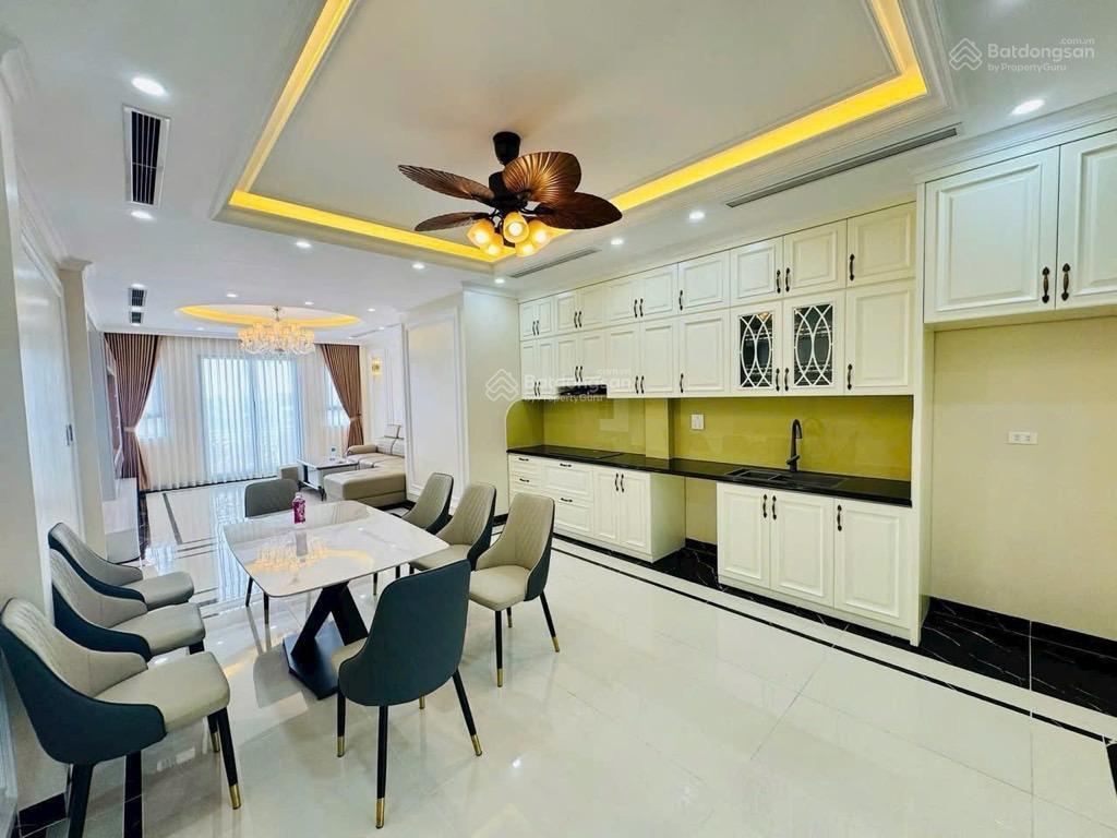Tây sơn  30m ra ô tô tránh  43m2 x 7t thang máy  không quy hoạch  chỉ 11 tỷ có tl.