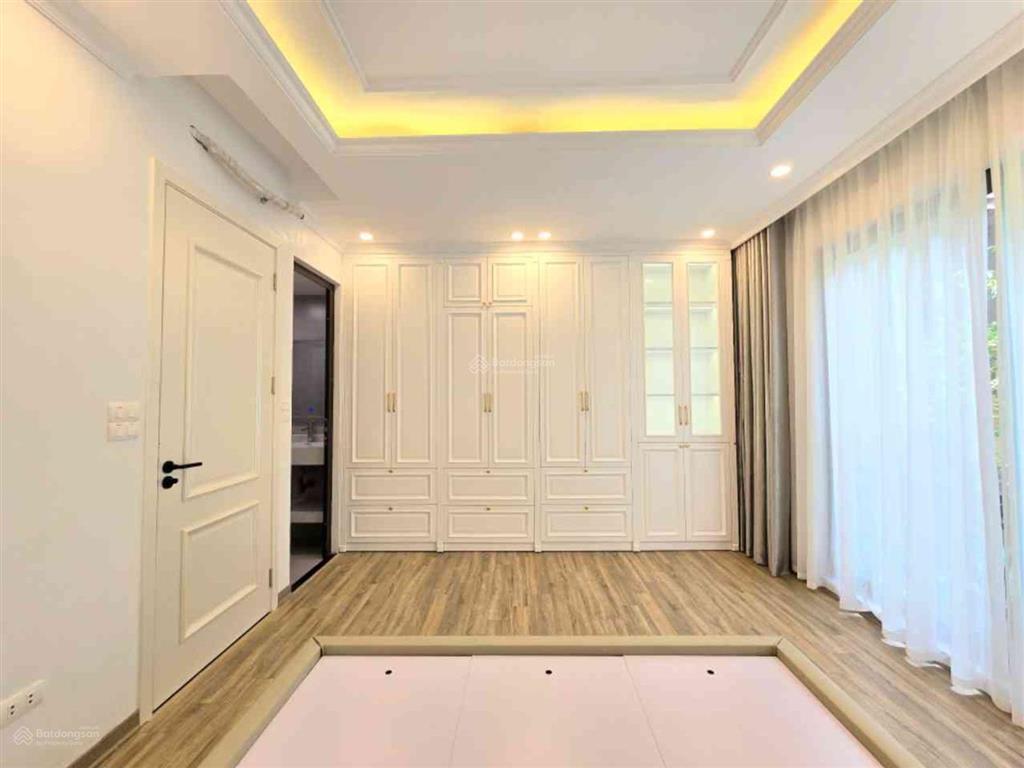 Đặng văn ngữ  ô tô đỗ cổng  35m2 x 6t thang máy  chỉ 10 tỷ có tl  quy hoạch ổn định.