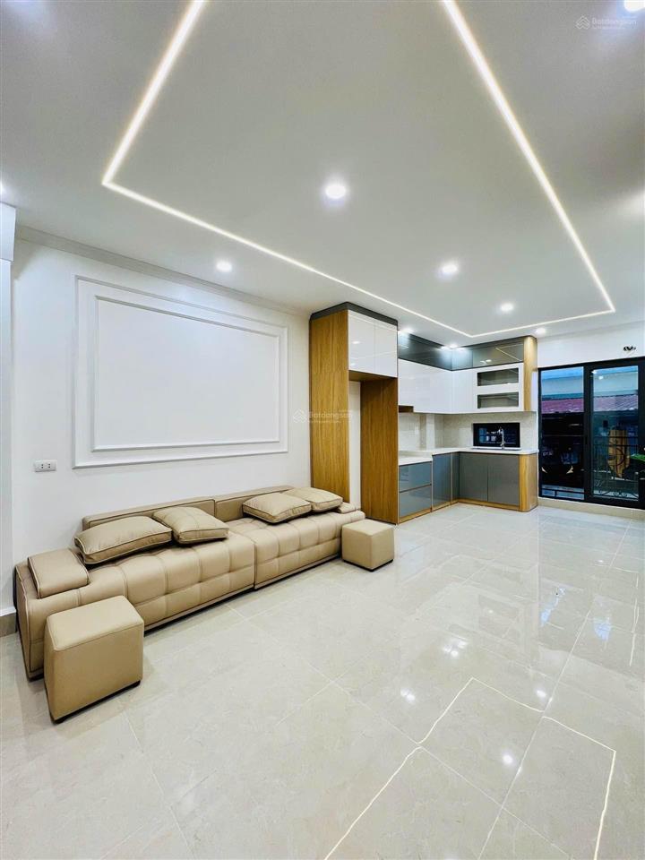 Đê la thành  xây mới  40m2 x 6t thang máy  3 bước ra ô tô tránh  chỉ 10 tỷ có tl.