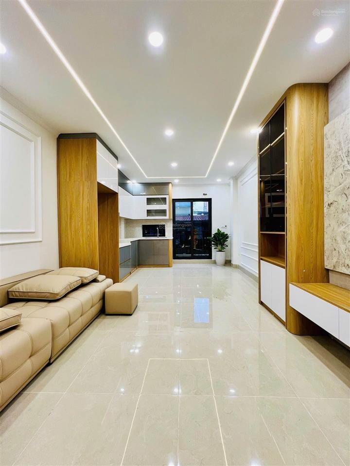 Đê la thành  xây mới  40m2 x 6t thang máy  3 bước ra ô tô tránh  chỉ 10 tỷ có tl.