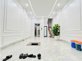 Đê la thành  xây mới  40m2 x 6t thang máy  3 bước ra ô tô tránh  chỉ 10 tỷ có tl.