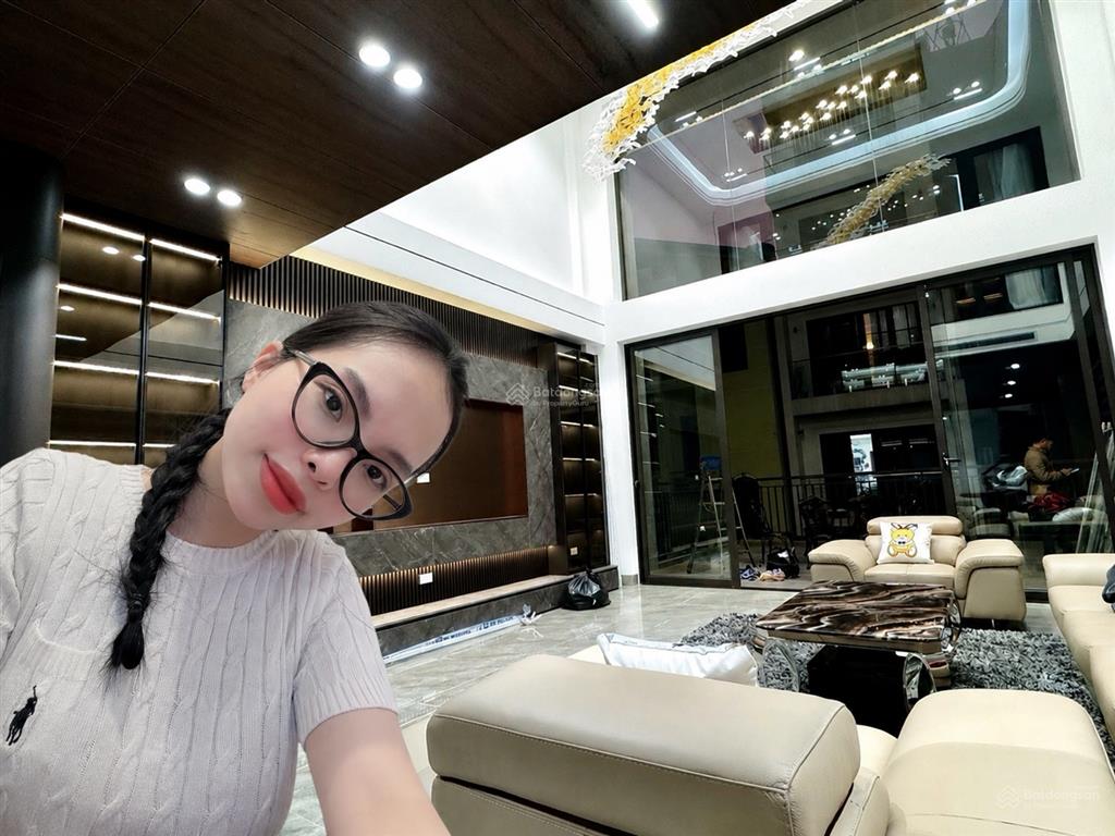 Cát linh  ô tô quanh nhà  lô góc  40m2 x 7t thang máy  mt quyền lực  chỉ hơn 11 tỷ có tl.
