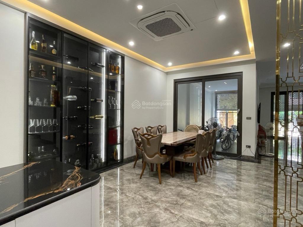 1 nhà ra phố  tôn đức thắng  45m2 x 7t thang máy  view hồ  nội thất gỗ xịn  nhỉnh 14 tỷ có tl