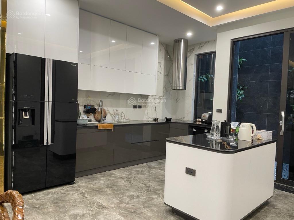 1 nhà ra phố  tôn đức thắng  45m2 x 7t thang máy  view hồ  nội thất gỗ xịn  nhỉnh 14 tỷ có tl