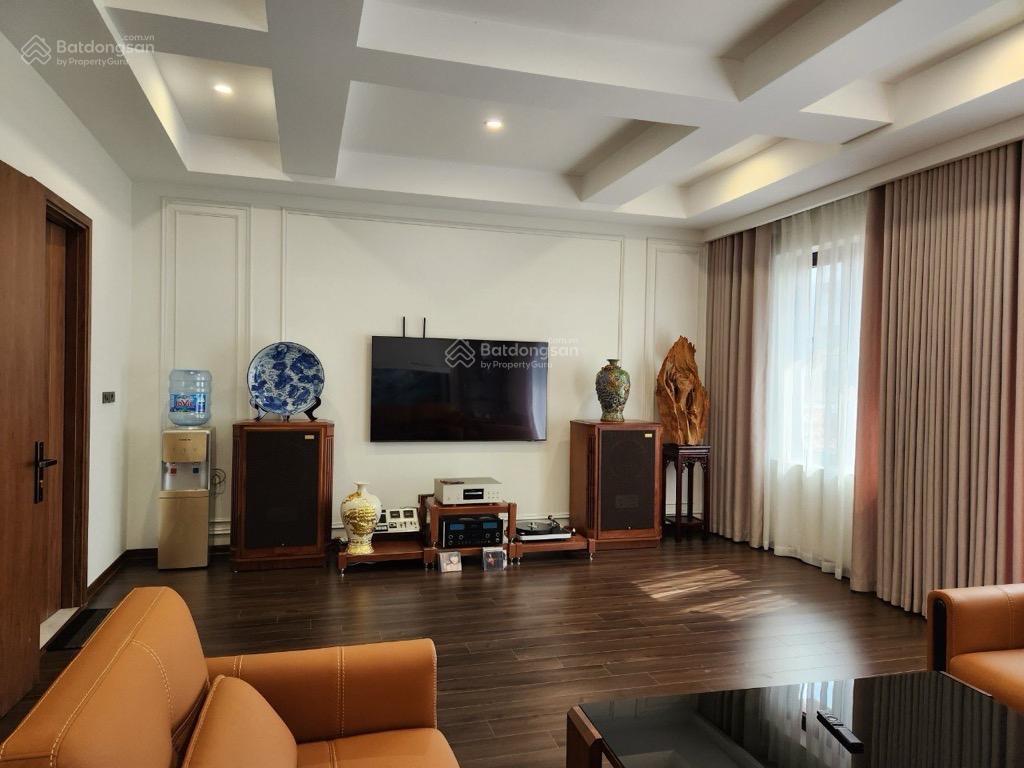 1 nhà ra phố  tôn đức thắng  45m2 x 7t thang máy  view hồ  nội thất gỗ xịn  nhỉnh 14 tỷ có tl