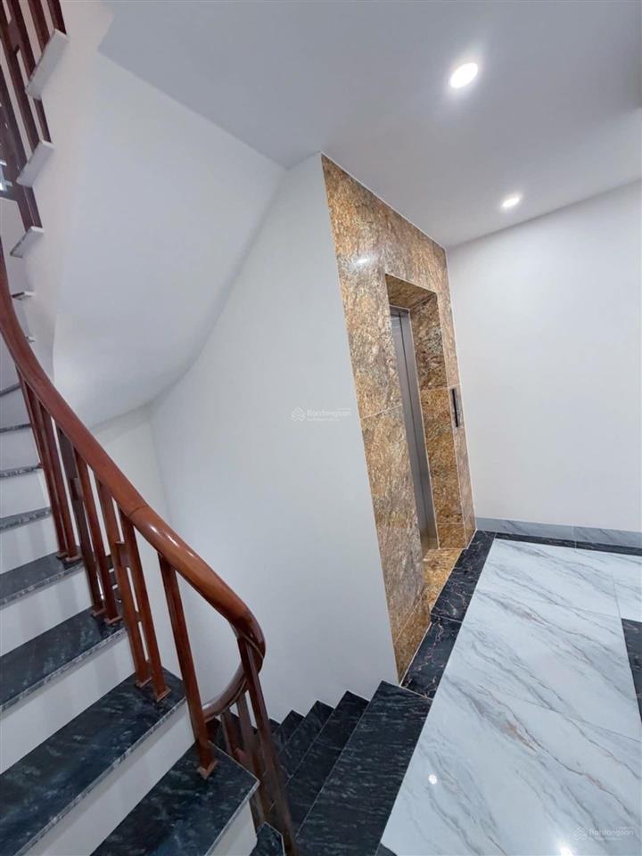 Phạm ngọc thạch  1 nhà ra phố  35m2 x 6t, thang máy  nội thất đẹp  chỉ hơn 9 tỷ có tl.
