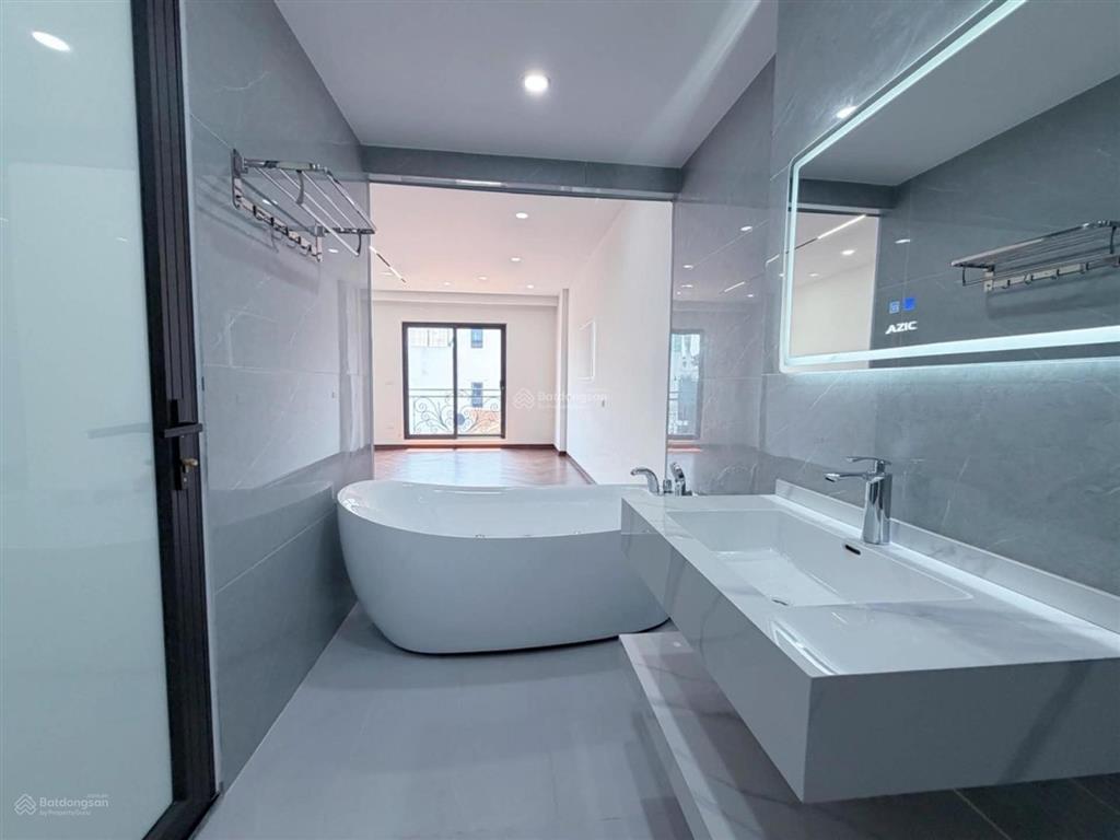 Phạm ngọc thạch  1 nhà ra phố  35m2 x 6t, thang máy  nội thất đẹp  chỉ hơn 9 tỷ có tl.