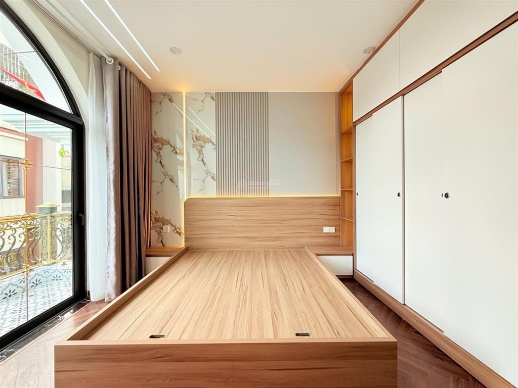 Minh khai  gara ô tô  55m2 x 5 tầng, thang máy  mặt tiền gần 5m  chỉ hơn 12 tỷ có tl.