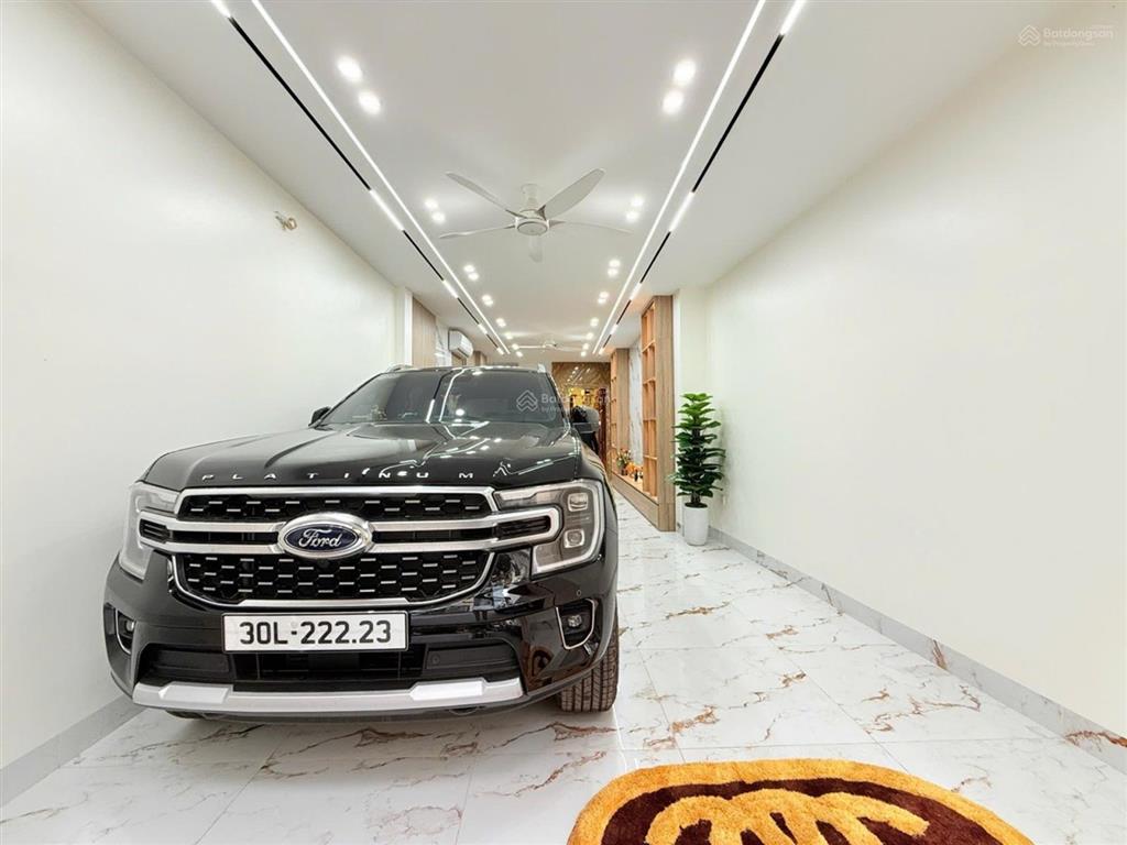 Minh khai  gara ô tô  55m2 x 5 tầng, thang máy  mặt tiền gần 5m  chỉ hơn 12 tỷ có tl.