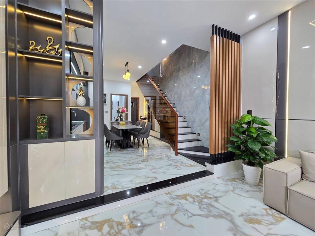 Ngã tư sở, đống đa  63m2 x 5t  ô tô đỗ cửa  3 bước ra mặt phố  chỉ 12 tỷ có tl