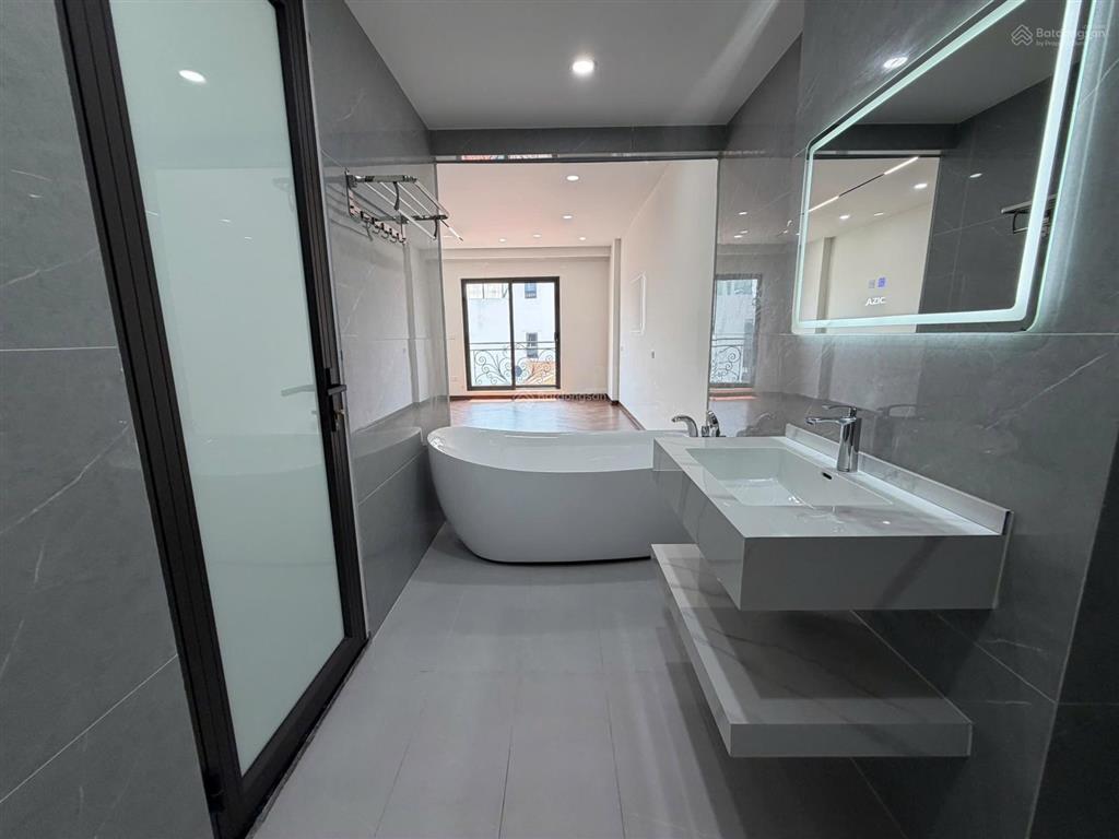 Thái hà, đống đa  gara ô tô  20m ra mặt phố  75m2 x 6 tầng, thang máy  ở ngay!