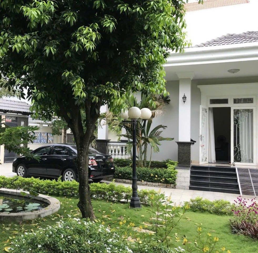 Bán góc 624m2 full thổ cư 2 mt thị trấn nhà bè cách q7, pmh 1km, 36 tỷ bớt lộc