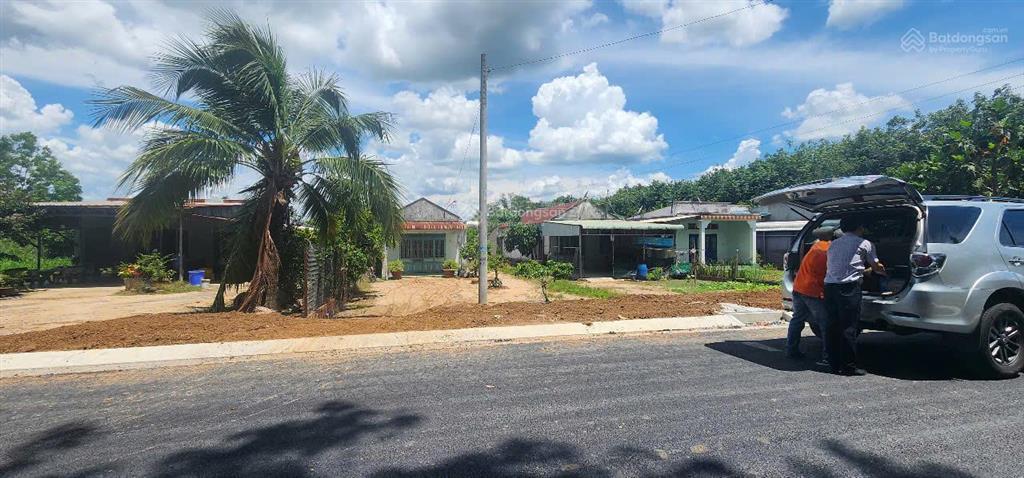 Bán lô đất 2 mặt tiền ngay cổng khu công nghiệp cây trường, bàu bàng (chính chủ)