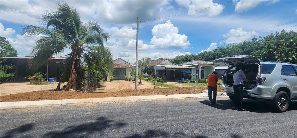 Bán lô đất 2 mặt tiền ngay cổng khu công nghiệp cây trường, bàu bàng (chính chủ)
