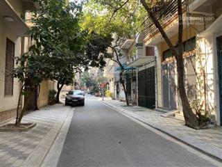 Bán nhà, chủ nhà bán kín, khúc thừa dụ, cầu giấy 45m2, thang máy, hơn 12 tỷ, siêu hiếm, mới tinh.