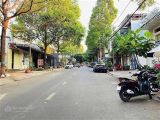 Nhà đẹp trần quốc hoàn, cầu giấy 42m2, thang máy 450kg, hơn 11 tỷ, 45 chỗ đón đầu ngõ