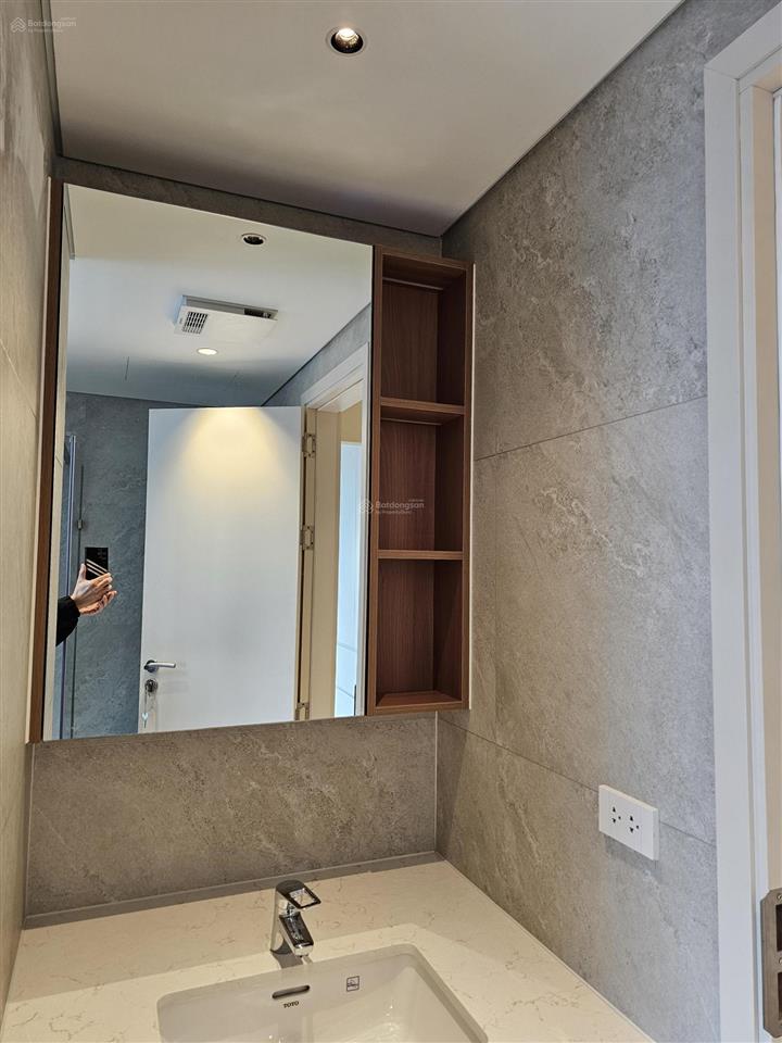 Chính chủ, cho thuê căn hộ góc, cao cấp, mới đưa vào sử dụng. dt 106.2m2, 3pn, 2wc. giá 35tr/tháng.