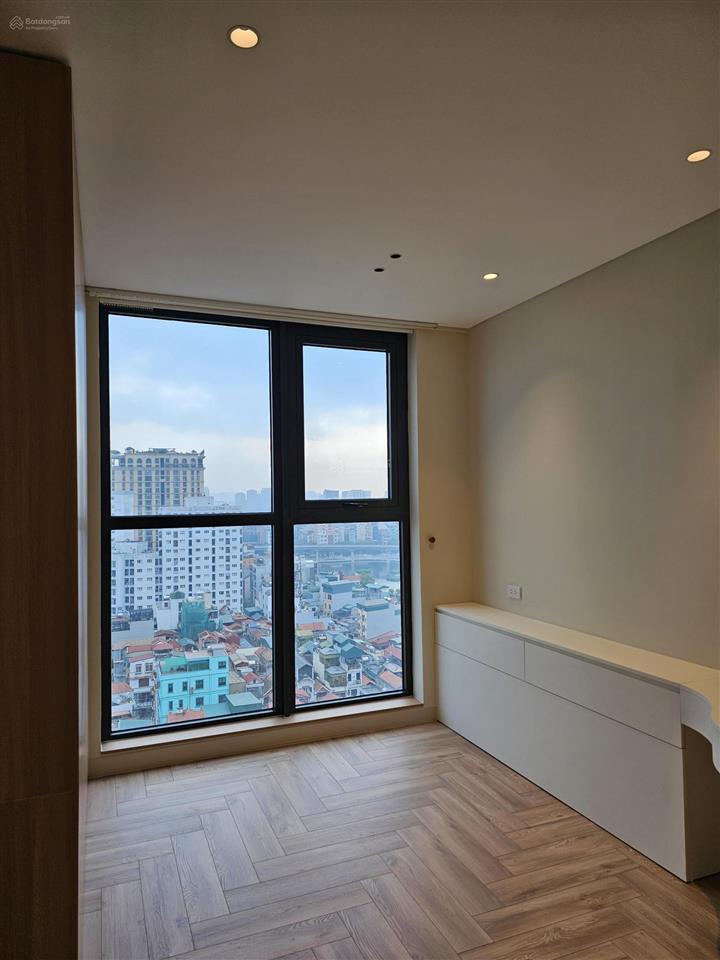Chính chủ, cho thuê căn hộ góc, cao cấp, mới đưa vào sử dụng. dt 106.2m2, 3pn, 2wc. giá 35tr/tháng.