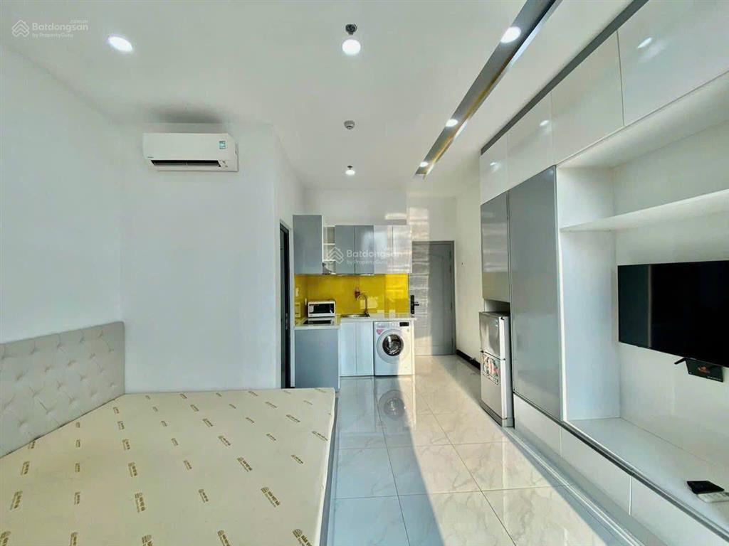 Studio ban công + máy giặt riêng tại lê văn sỹ, 5,8 triệu, 35m2, view thành phố .  0983 451 ***