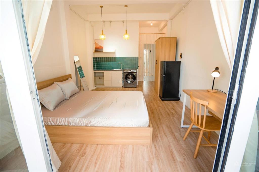 Studio ban công cây xanh  full nội thất + máy giặt riêng ngay trung tâm quận 1.  quỳnh my