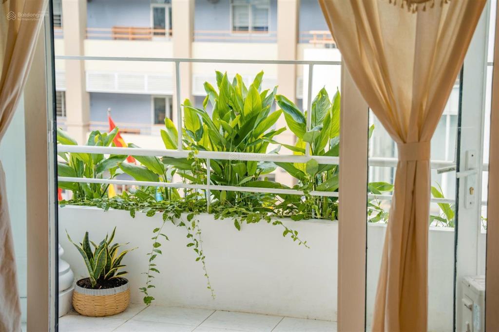 Studio ban công cây xanh  full nội thất + máy giặt riêng ngay trung tâm quận 1.  quỳnh my
