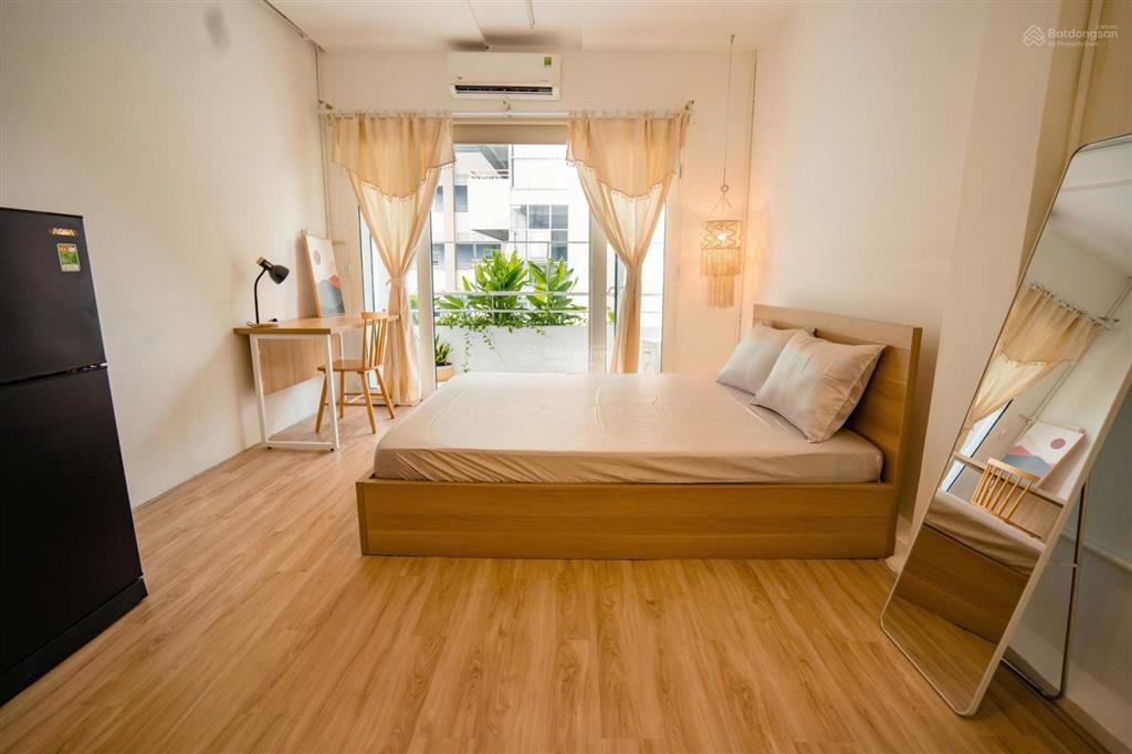 Studio ban công cây xanh  full nội thất + máy giặt riêng ngay trung tâm quận 1.  quỳnh my