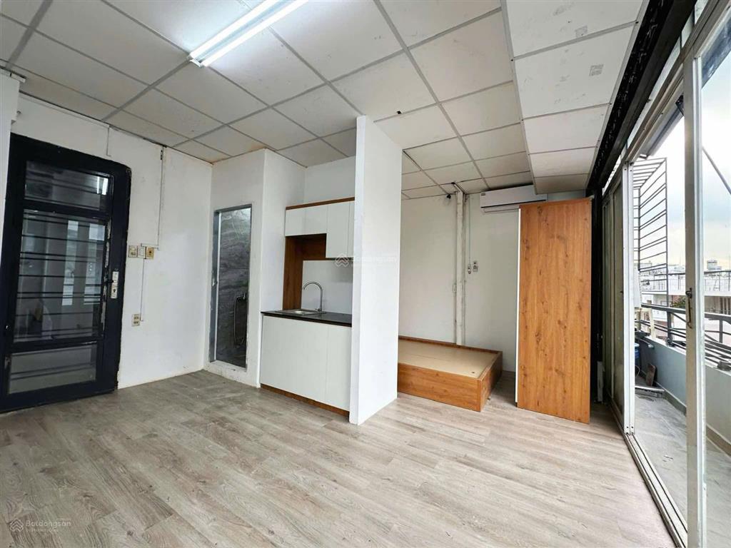 Phòng tách bếp ngay bờ kè trường sa quận 3 chỉ 6,4 triệu, 35m². view đẹp.  quỳnh my