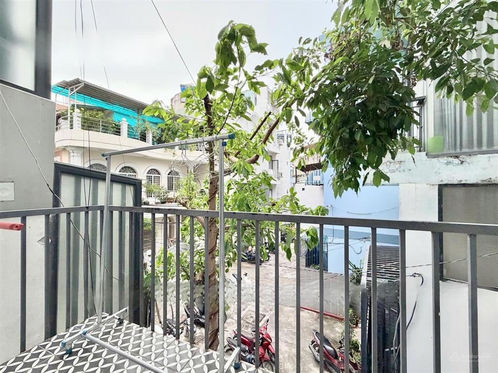 Căn 2pn 50m2, giá 9,9 triệu/th tại huỳnh văn bánh, phú nhuận  có máy giặt riêng.  quỳnh my