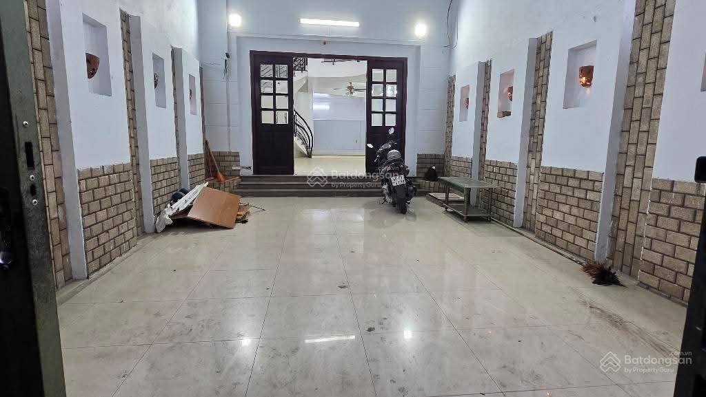 Mặt tiền hoàng xuân nhị, ngay ngã tư lạc long quân âu cơ, 105m2, ngang hiếm 5m, chỉ 13.3 tỷ.