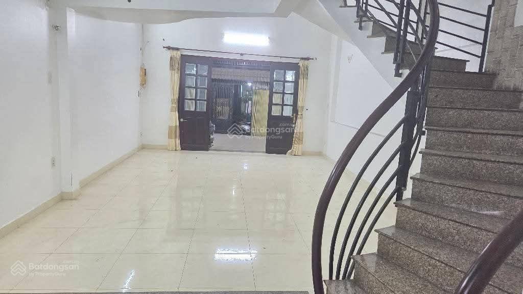 Mặt tiền hoàng xuân nhị, ngay ngã tư lạc long quân âu cơ, 105m2, ngang hiếm 5m, chỉ 13.3 tỷ.