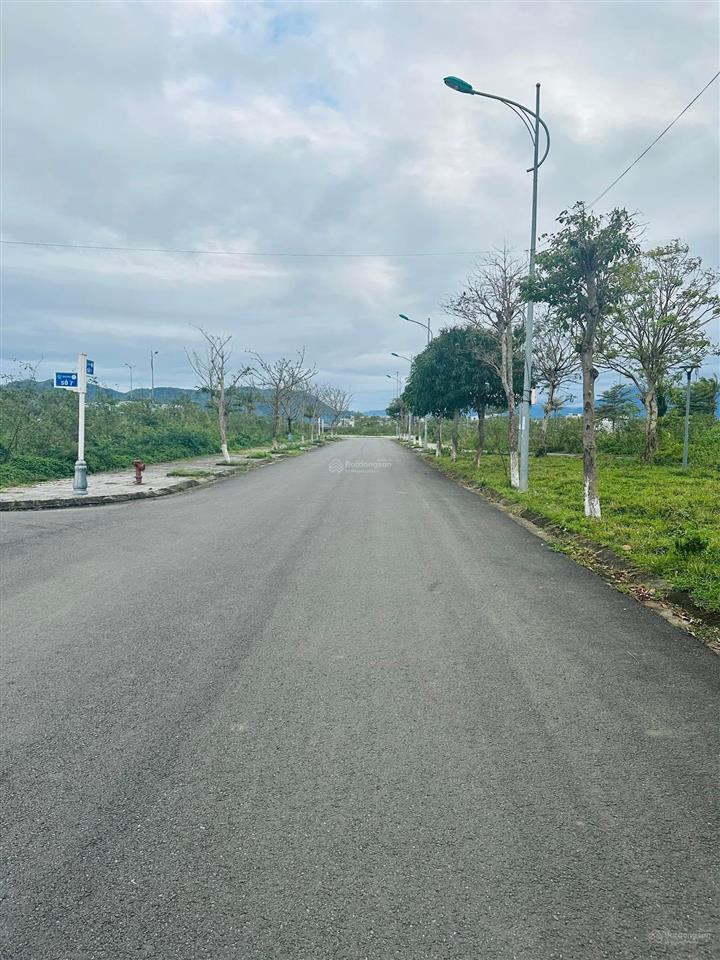 Chính chủ , đất sẵn móng 120m2 , đường 5,5m , 0888 834 ***