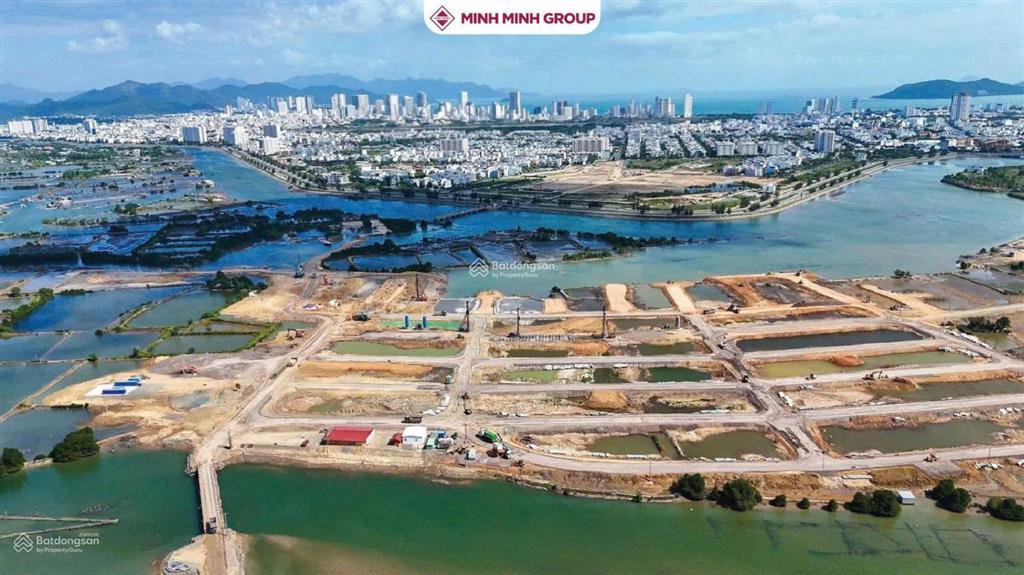 Còn sót lại cặp duy nhất đường d6 rộng 20m giá cdt, gần trục công viên trung tâm, hướng tây nam.