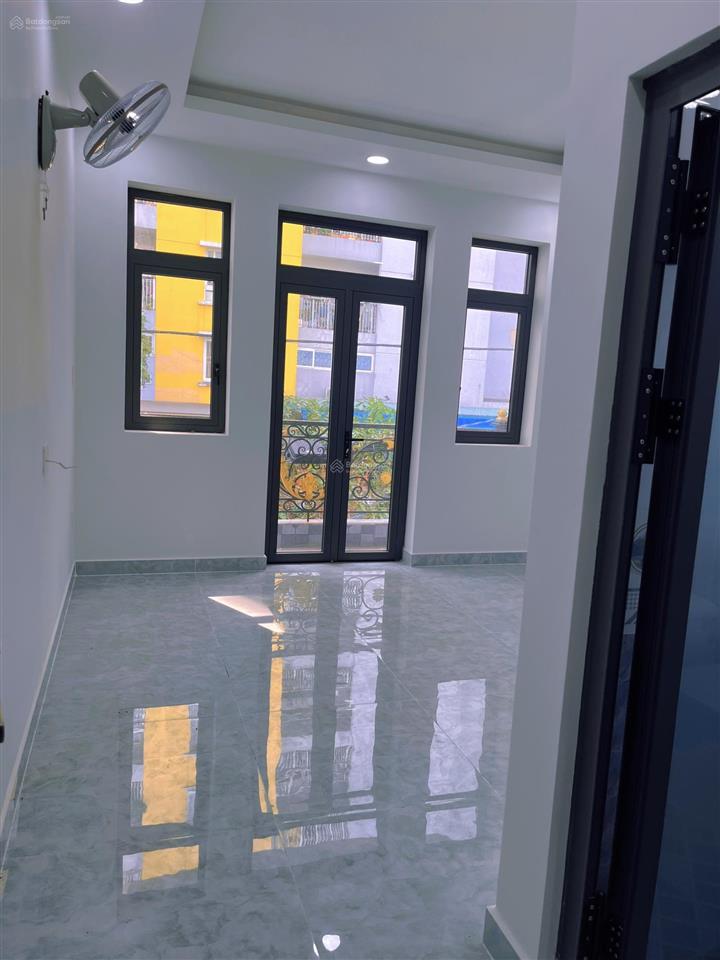 Bán nhà đẹp mới xây  gần chợ an dương vương  53m2 (4m x 13m)  7,9 tỷ giá tốt chốt ngay.