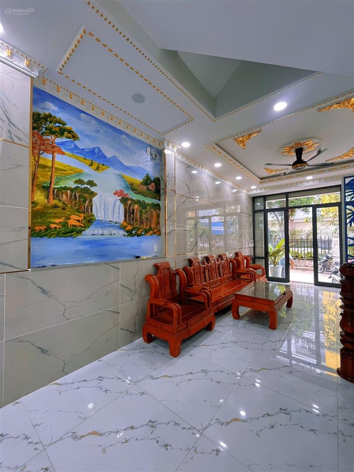 Bán nhà đẹp mới xây  gần chợ an dương vương  53m2 (4m x 13m)  7,9 tỷ giá tốt chốt ngay.