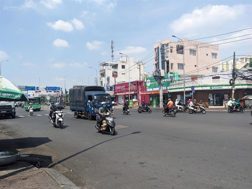 Giáp bình phú q.6  đường 8m thông  nhà 4 tầng kiên cố 4x15 5pn 6wc chỉ 7.tỷ tí