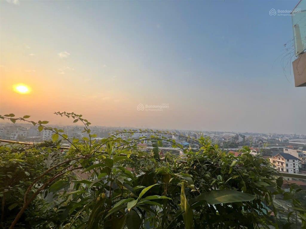 Hiếm!! căn 3pn solforest  sân vườn phòng khách cực chill  giá chỉ 6,6 tỷ