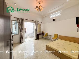 Cho thuê phòng rộng 38m2, ban công ngay phan đăng lưu gần ngã tư phú nhuận tiện đi quận 1