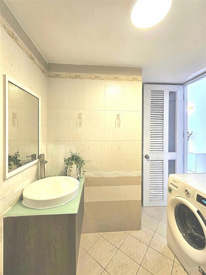 Cho thuê căn hộ ban công bình thạnh gần chợ bà chiểu, đh mỹ thuật, có máy giặt riêng, tiện đi q1